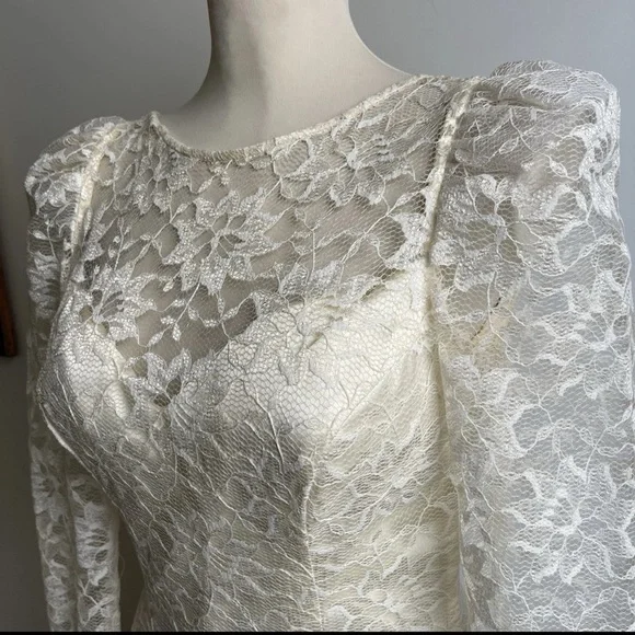 Vintage 60s Cream Wedding Dress ILGWU Drop Waist Bow Satin Lace Hi Lo Size Small - Picture 2 of 12